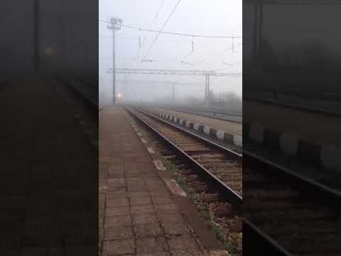 Локомотив"Škoda" c вагони на гара "Бойчиновци"