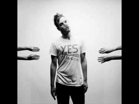 Rusko & Redlight (Clipz) - Bang Ya Head