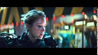 Tráiler español de 'Al filo del mañana' con Tom Cruise y Emily Blunt