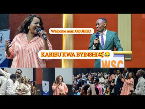 woow🥰ALINE GAHONGAYIRE yakiriwe muri GISUBIZO 🎤🥰yirubuye MUBANYABYINSHI🥰😂igitaramo TRUE🎤 nabayumbe 🥰