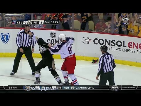 Brett Ponich vs Pierre-Luc Letourneau-Leblond Sep 27, 2014