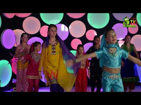 Grupa de dans Tridava (s.Trinca,  Edineț) - Dans indian