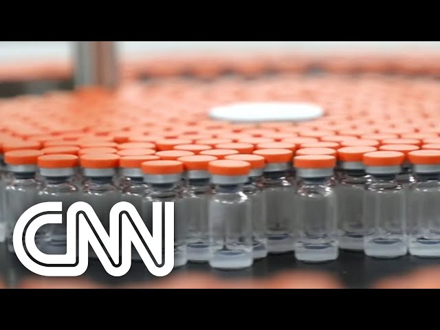 Anvisa suspende uso de lotes de Coronavac envasados em fábrica não inspecionada | CNN Sábado