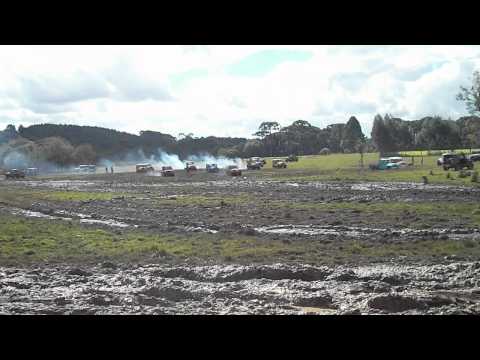 Jeep Clube Iatola 5º Trilha da Cruzeta - Largada dos JEEPs.AVI
