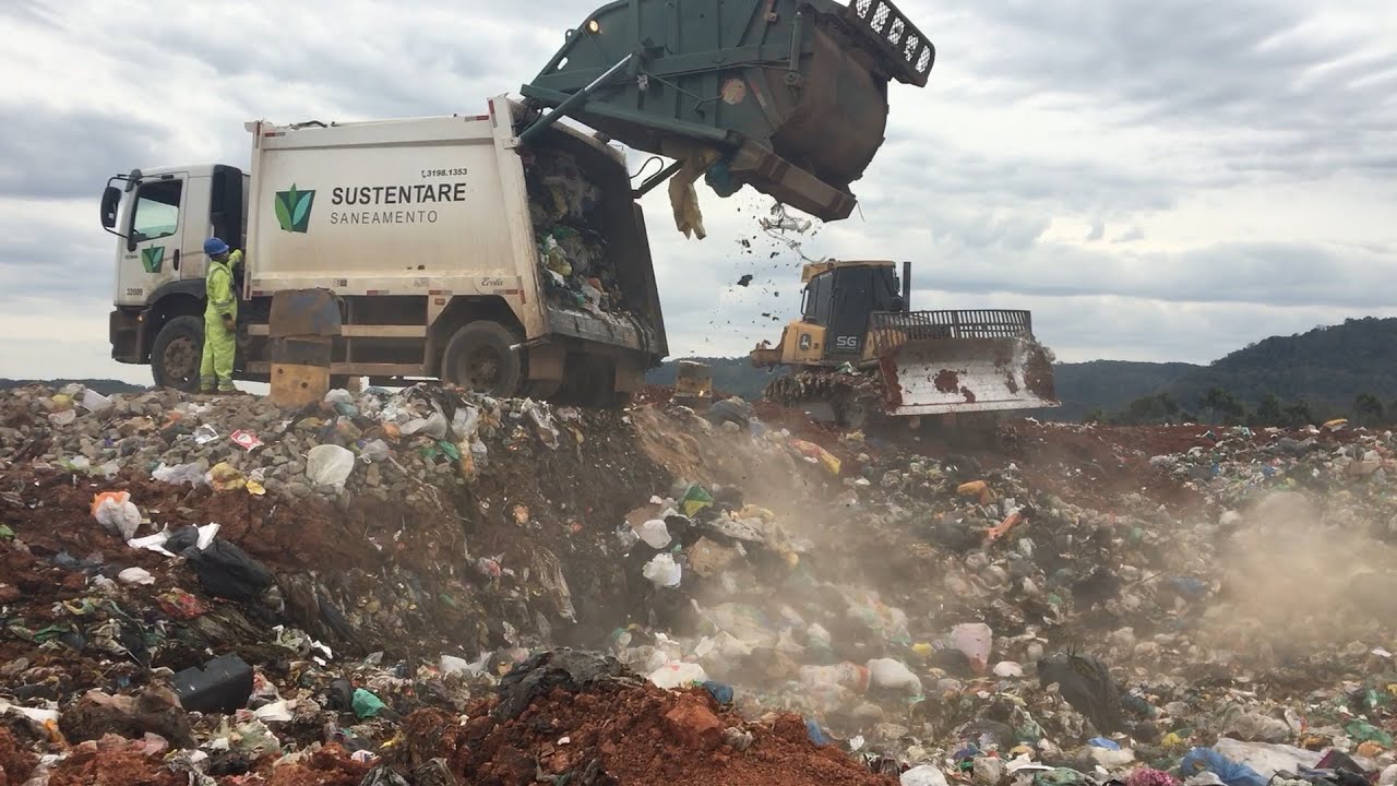 Aterro sanitário enterra cerca de 15 mil toneladas de lixo por mês