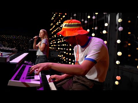 strongboi - honey thighs (Live on KEXP)