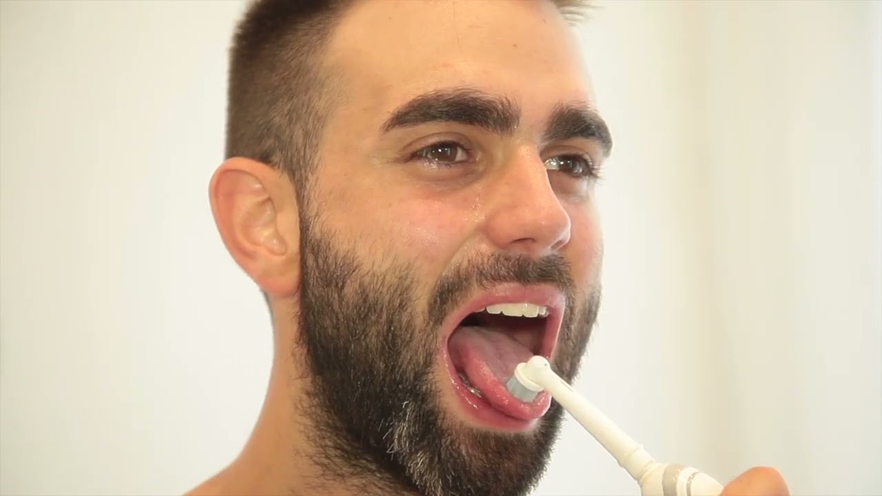 Anche la lingua va detersa