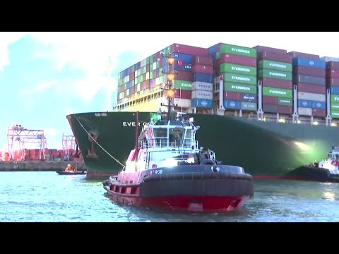 "Ever Given" läuft in Rotterdam ein