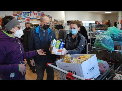 Täglich ruft die Tafel, kein Geld für den Supermarkt | Dokumentation, Deutsch, HD