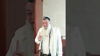 הלכה חשובה עם רבינו הגדול (הרב יגאל כהן) - התמונה מוצגת ישירות מתוך אתר האינטרנט יוטיוב. זכויות היוצרים בתמונה שייכות ליוצרה. קישור קרדיט למקור התוכן נמצא בתוך דף הסרטון