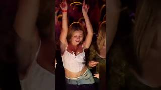 Download lagu Gadis Cantik Menari di Klub Malam | Suasana Pesta mp3