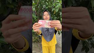 Download lagu Kid Turns 2000 Rupiah Into 100000 Rupiah #magic #drama #comedy #kid #dramakid #money #shorts mp3