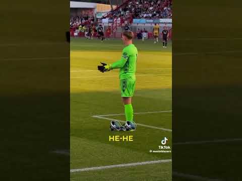 Deano gave a song to funs.Fan fan fan