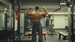 Investment Banker trains at the Best Gym in London | Day in the Life of Banker Living in London