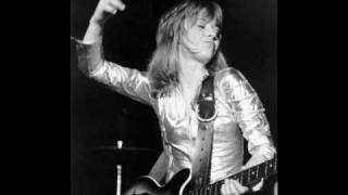 Intro  of  All Shook Up / Suzi Quatro  LIVE at Rimini in Italy 1975