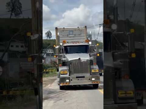 Cruzando Don Matías Antioquía #tractomulas #kenworth #kenworthtruck #shorts #virales #trucking