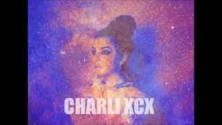 Charli XCX | Grins (Traducida al español)