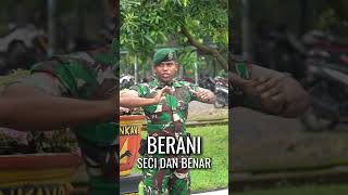 Download lagu Terlihat tepukan yang semangat dari prajurit saat menyanyikan lagu Mars Kostrad mp3