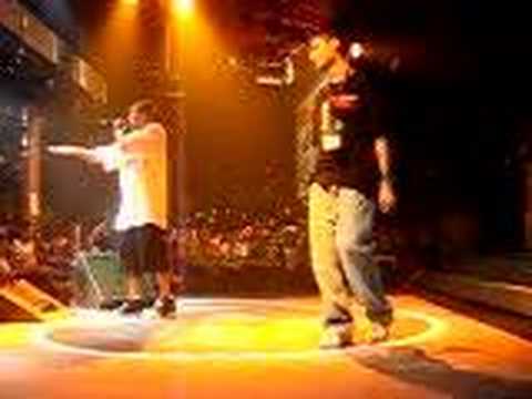 celedonio, a sido golpeadooo (se ve el impacto)