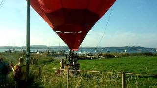 preview picture of video 'Varmluftsballong på Jomfruland. (Hot air balloon at Jomfruland in Norway)'