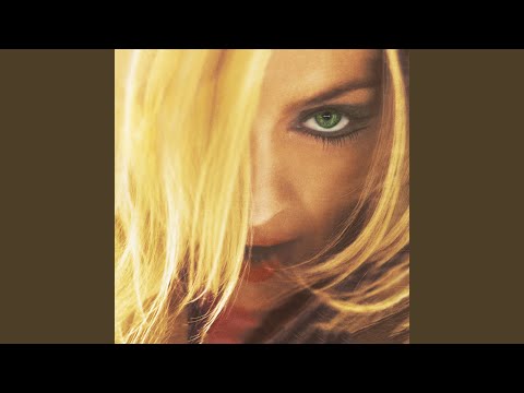 Videoclip de Erotica (Radio Edit Version) — Madonna