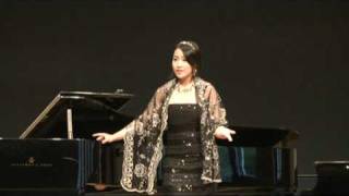 Sijia Lu sings Chinese folk song  