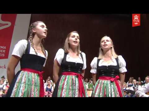 Junger Egger 3/4-Gesang/Salzburg: A Bleamei im Garten