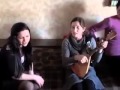 Кистинка (Чеченка) очень красиво поет.. 