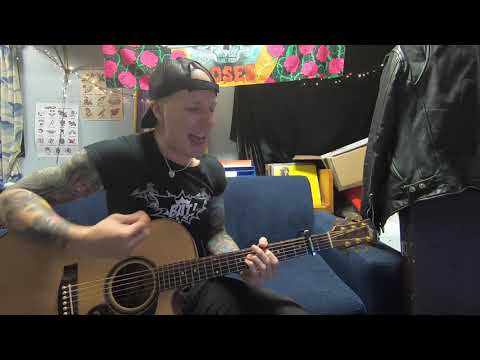 Riot Girl - Good Charlotte