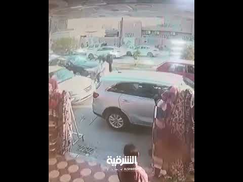 شاهد بالفيديو.. إلقاء القبض على سائق مركبة أقدم على دهس أحد رجال المرور في مدينة #الفلوجة بمحافظة #الأنبار