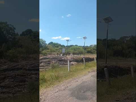 Camino a Río Queguay , entre ruta 3 y Lorenzo Geyres , Puente Piedras Blancas , Paysandú , Uruguay .