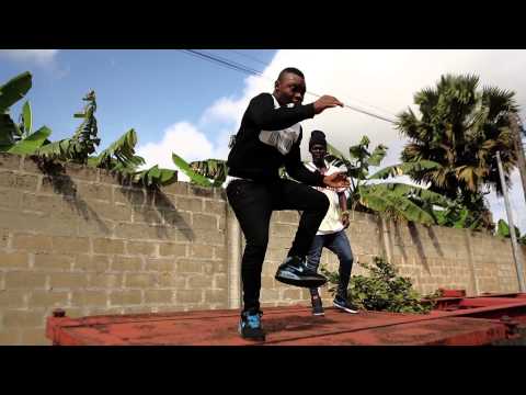 PACÖME CHOCOTO attaquer tomber l original