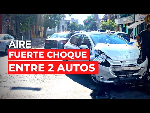 ❌🚙 Fuerte accidente entre 2 autos en Ituzaingó y Marcial Candioti 🚙❌