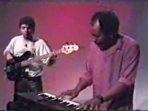 Arthur Maia - Video Aula Baixo Eletrico_Apresentação Bass