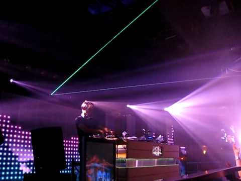 Armin Van Buuren@Gossip - AVB - 15/18 - Simon Patterson - Miss You﻿