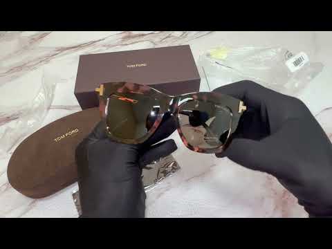 Tom Ford Sunglasses Women display picture 3