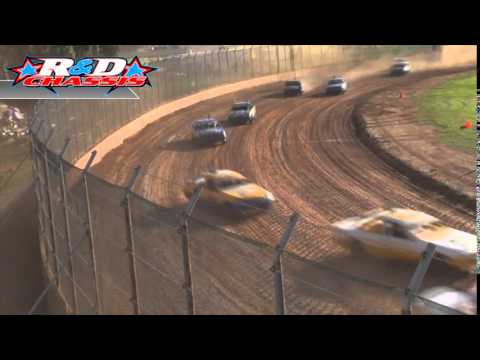 Modified Sedans - Heat 2 - Kingaroy Speedway - 05.04.14