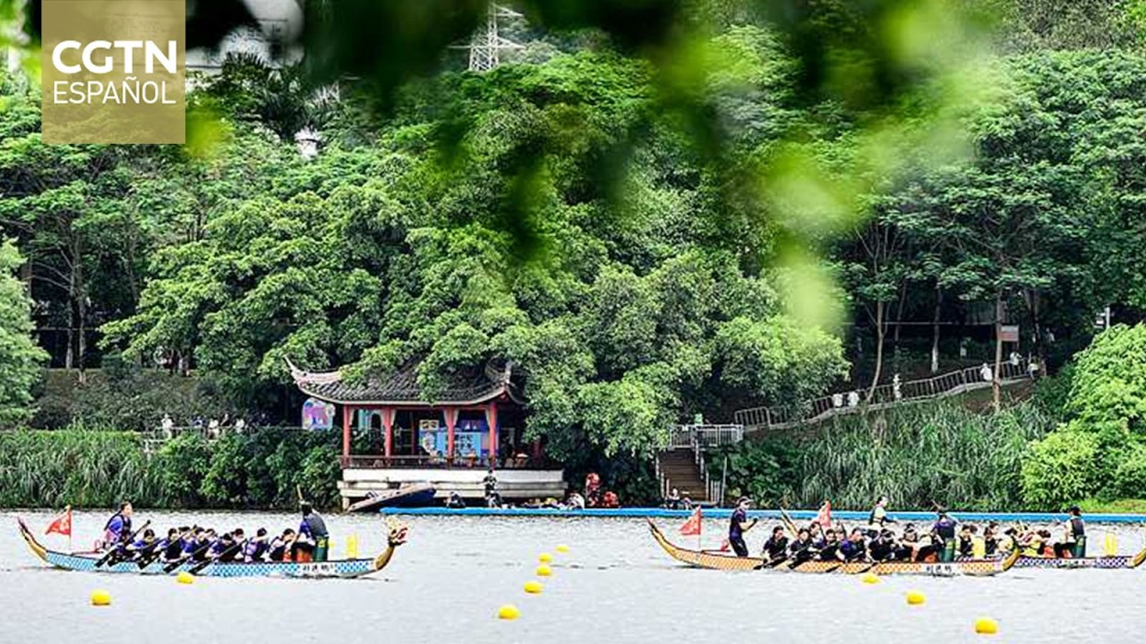 China celebra la Fiesta del Bote del Dragón con carreras, juegos tradicionales y zongzi