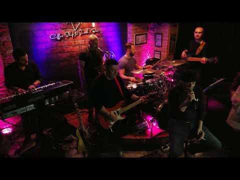 Aleksander Gjoka "Dite Dimri" ne The Wall