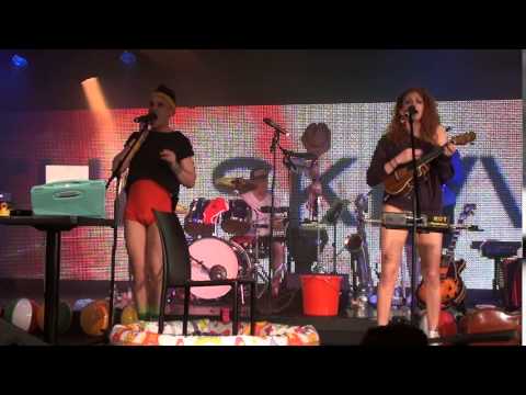 The Skivvies - What A Feeling (Flashdance)/Hot Medley