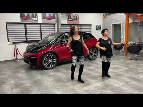 Mamma Mia ...coreo Hantos  Djay Linedance 2022 eseguita da Giusy Dance & Vera.