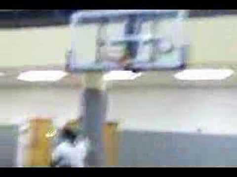 Dee Monroe showing off some dunks