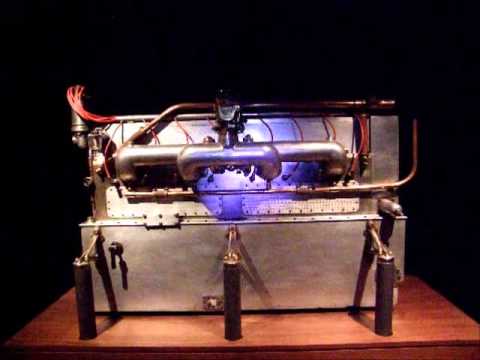 Moteur  d'autorail Bugatti 4l