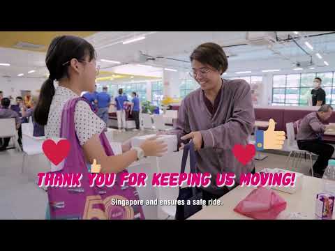 Excursão estudantil à estação de ônibus e trem