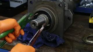 How to Remove Seal on Hydraulic Motor or Load Adapter