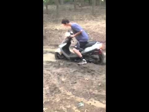 Muddin on mopeds