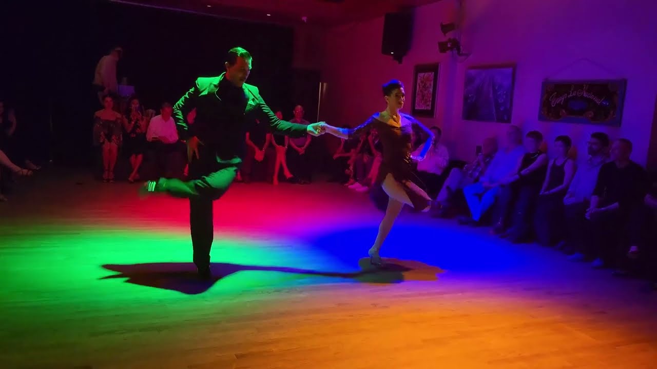 Video thumbnail for Argentine tango: Florencia Borgnia  & Marcos Pereira - Canaro En Paris