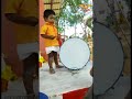 சிறுவன் பறை வாசிக்கும் அழகை பாருங்கள