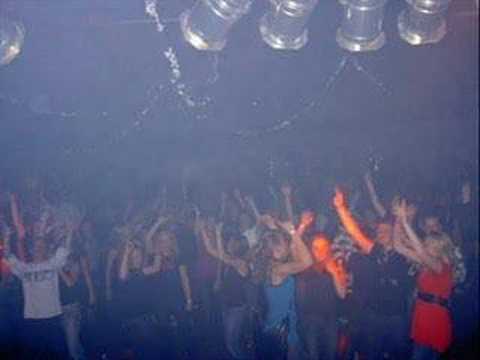 2 Gevallen Apart Ft. Strijder - Is Het Over...