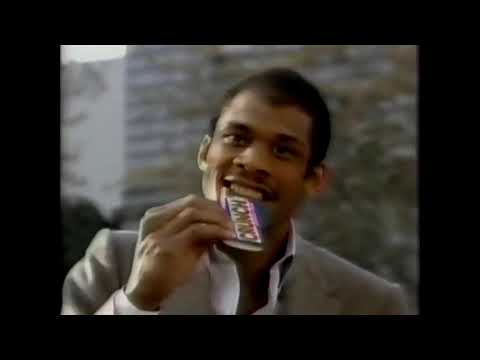Nestle Crunch Commercial with Kareem Abdul Jabbar (1985)